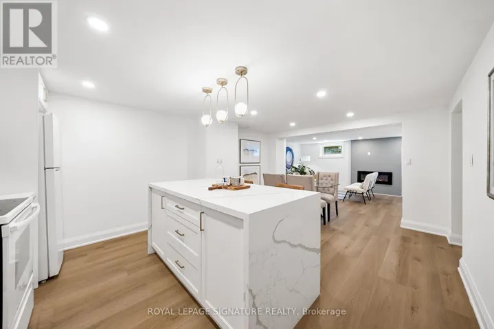 LOWER - 247 KATHRYN CRESCENT, Newmarket (Central Newmarket), Ontario L3Y1L9