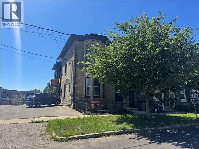 92 ALFRED Street Unit# 4, Brantford, Ontario N3S5G2