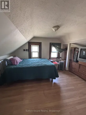 780