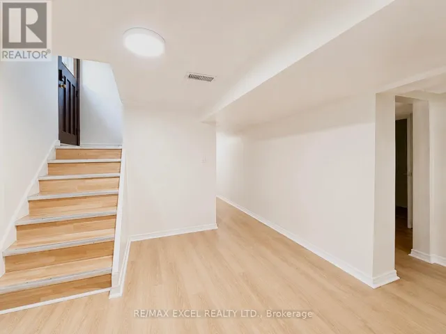 LOWER - 39 COMMONS DRIVE, Toronto (Tam O'Shanter-Sullivan), Ontario M1T1E3
