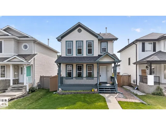 8923 173 AV NW, Edmonton, Alberta T5Z3W6