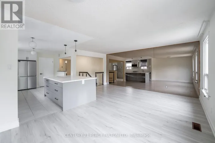 UPPER - 57 LILLOOET CRESCENT, Richmond Hill (North Richvale), Ontario L4C5A6