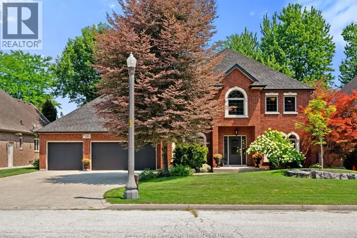 210 Vintage Oak DRIVE, Tecumseh, Ontario N8N5H4