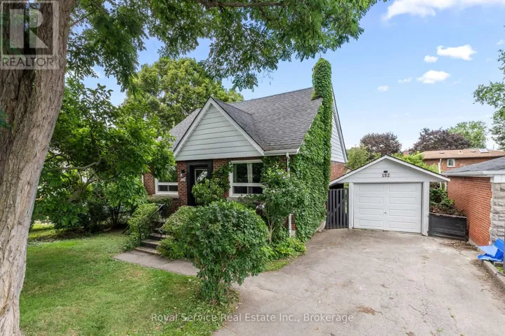 152 HARMONY ROAD S, Oshawa (Donevan), Ontario L1H6T5