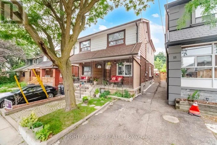 20 ROCKWELL AVENUE, Toronto (Weston-Pellam Park), Ontario M6N1N5