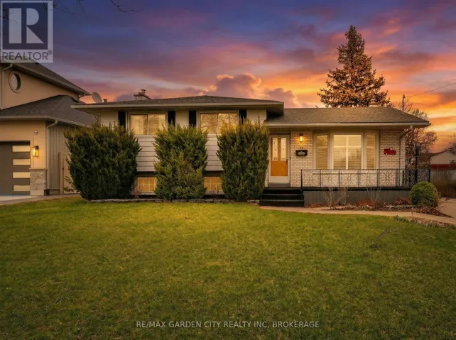78 MEREDITH DRIVE, St. Catharines (Carlton/Bunting), Ontario L2M6C7
