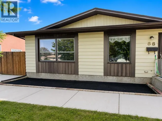 88 Castleglen Way NE, Calgary, Alberta T3J1T3