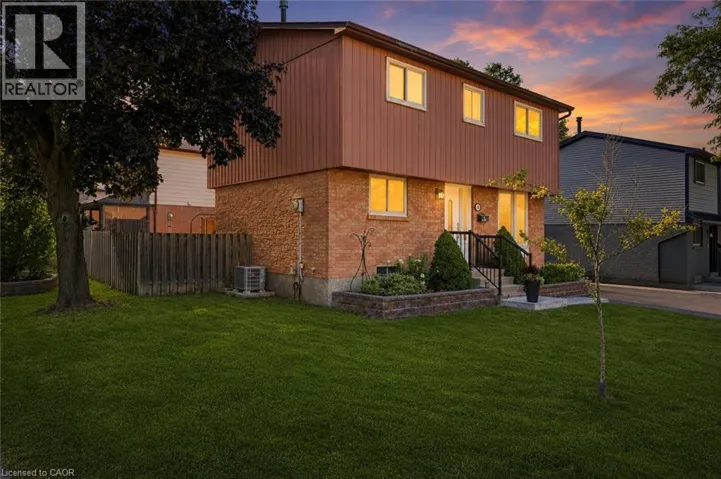14 BERRISFIELD Crescent, Hamilton, Ontario L4T4X1