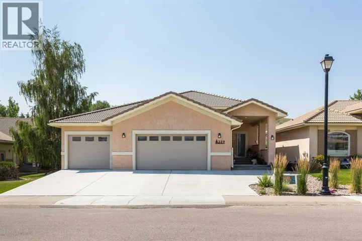 319 Canyon Boulevard W, Lethbridge, Alberta T1J6V2
