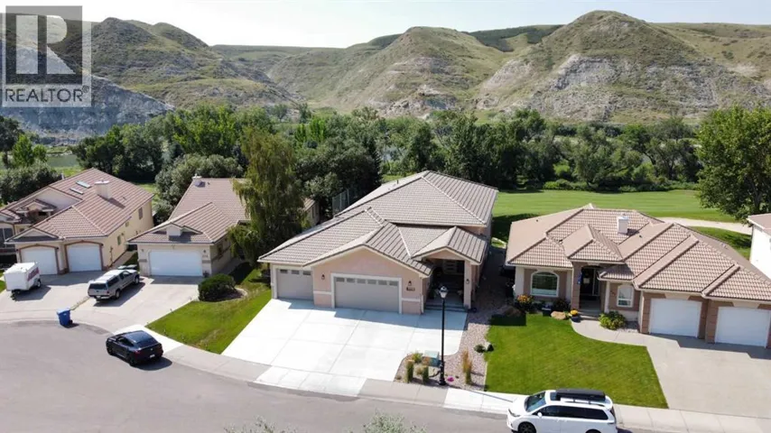 319 Canyon Boulevard W, Lethbridge, Alberta T1J6V2