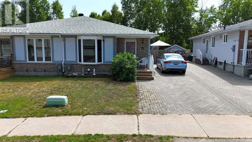 72 Farrell CRES, Elliot Lake, Ontario P5A3M9