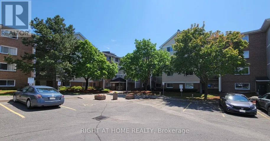 414 - 260 BRITTANY DRIVE, Ottawa, Ontario K1K4M2