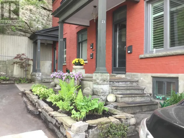 27 PERKINS STREET, Ottawa, Ontario K1R7G4
