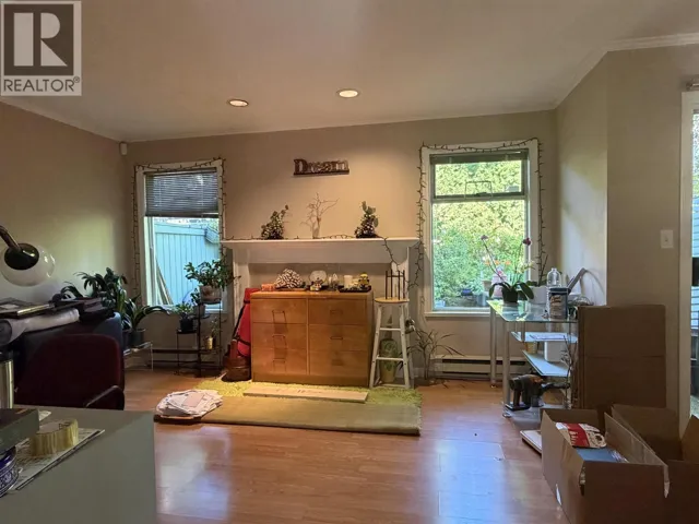 5 7130 BARNET ROAD, Burnaby, British Columbia V5A4S4