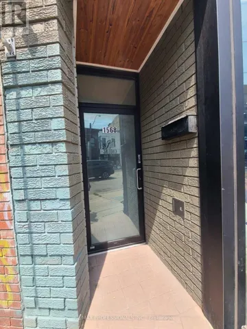 1568 DUNDAS STREET W, Toronto (Little Portugal), Ontario M6J1X7