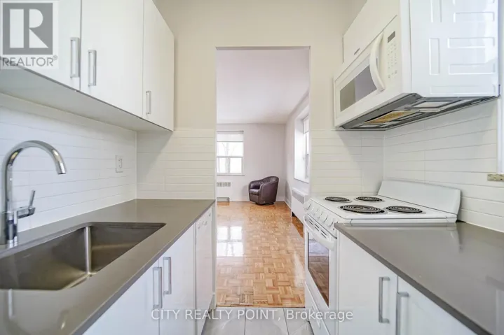 102 - 1291 BAYVIEW AVENUE N, Toronto (Leaside), Ontario M4G2Z9
