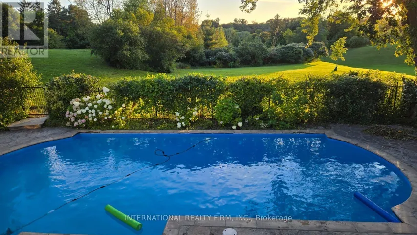 6 PENWOOD CRESCENT, Toronto (Banbury-Don Mills), Ontario M3B2B9
