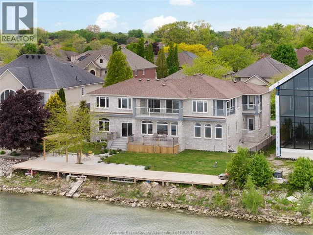 300 SHOREVIEW CIRCLE, Windsor, Ontario N8P1M7