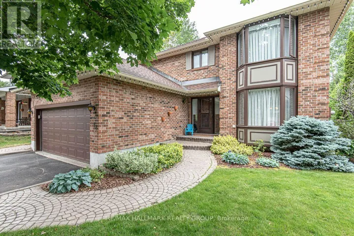 18 HESSE CRESCENT, Ottawa, Ontario K2S1E4