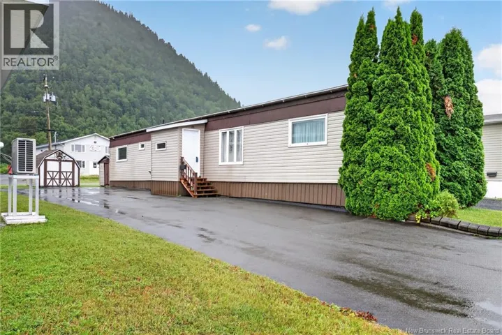 26 Mountain View Place, Campbellton, New Brunswick E3N3L1