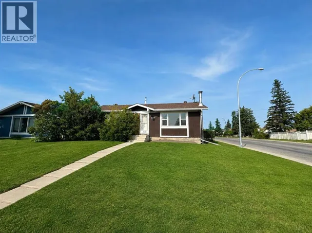 1219 68 Street NE, Calgary, Alberta T2A5K6
