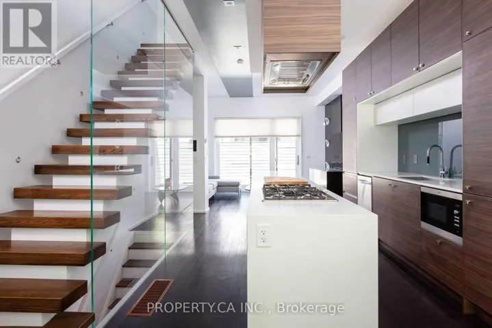 238 MANNING AVENUE, Toronto (Trinity-Bellwoods), Ontario M6J2K7