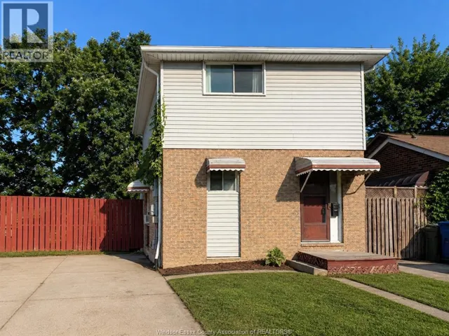 1110 ABBEY COURT, Windsor, Ontario N8S4E9