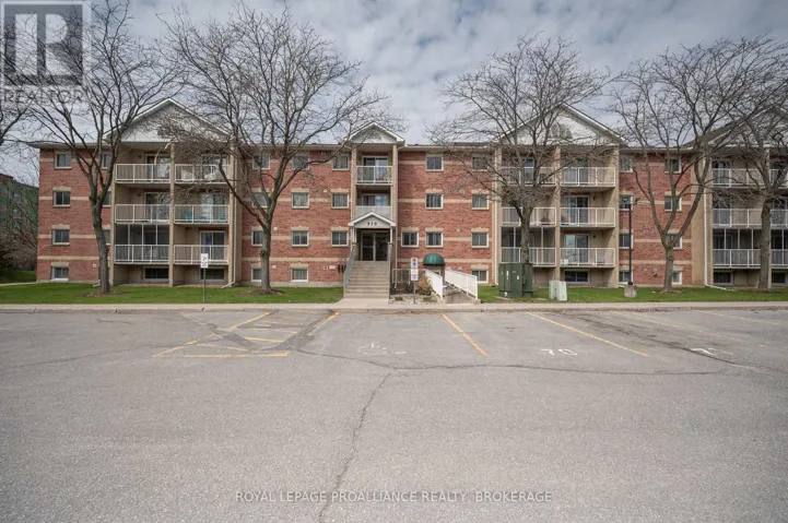 313 - 310 KINGSDALE AVENUE, Kingston (East Gardiners Rd), Ontario K7M8S1