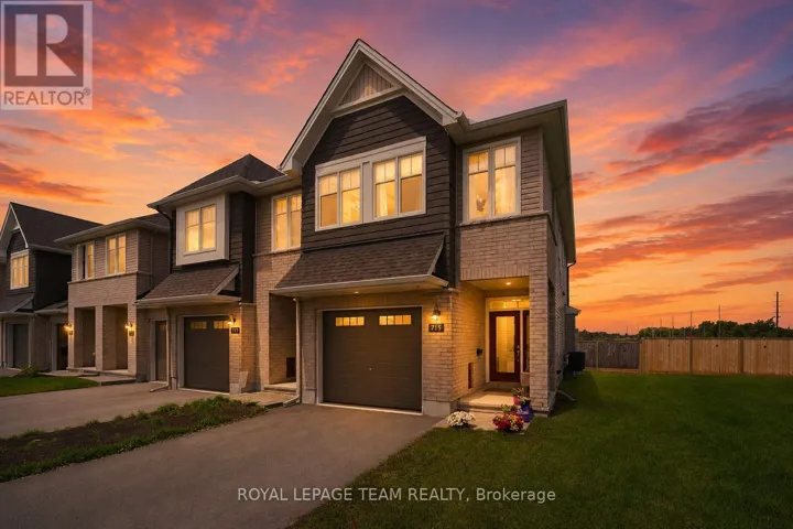 715 MAVERICK CRESCENT, Ottawa, Ontario K2S2X1