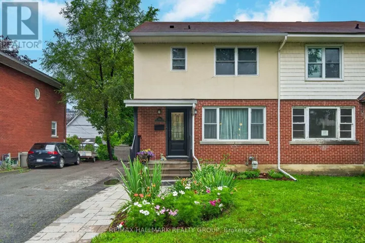 2110 BLOSSOM DRIVE, Ottawa, Ontario K1H6G8
