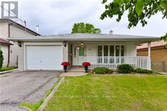10 DOVERWOOD COURT, Toronto (Newtonbrook East), Ontario M2M2G7