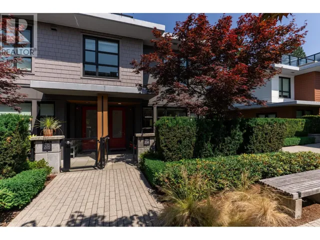 204 1055 RIDGEWOOD DRIVE, North Vancouver, British Columbia V7R0A5