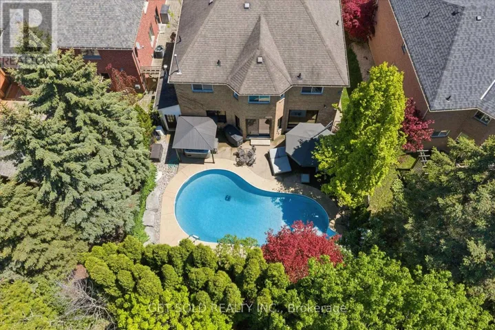 64 SPENCE DRIVE, Aurora (Aurora Highlands), Ontario L4G6M6