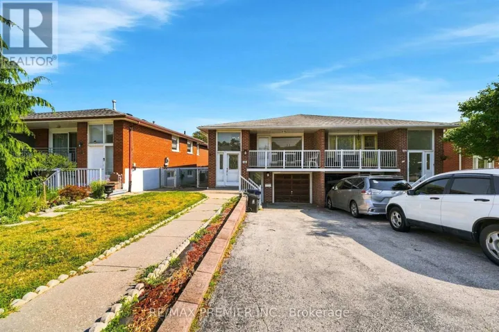 15 MADONNA GARDENS, Toronto (Humber Summit), Ontario M9L2T5