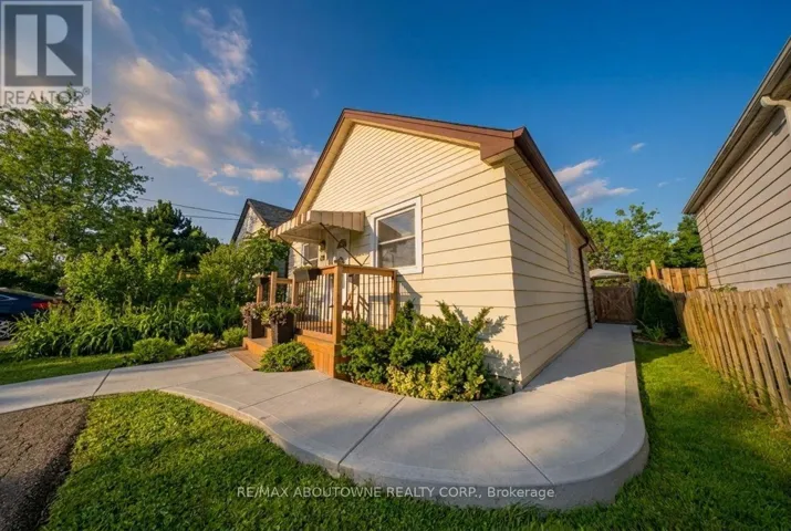 435 WAVERLY STREET, Hamilton (McQuesten), Ontario L8H6R5