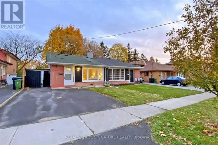 UPPER - 65 HOLCOLM ROAD, Toronto (Willowdale West), Ontario M2N2C8