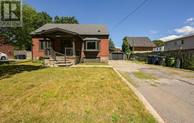 8 YVONNE AVENUE N, Toronto (Downsview-Roding-CFB), Ontario M3L1C7