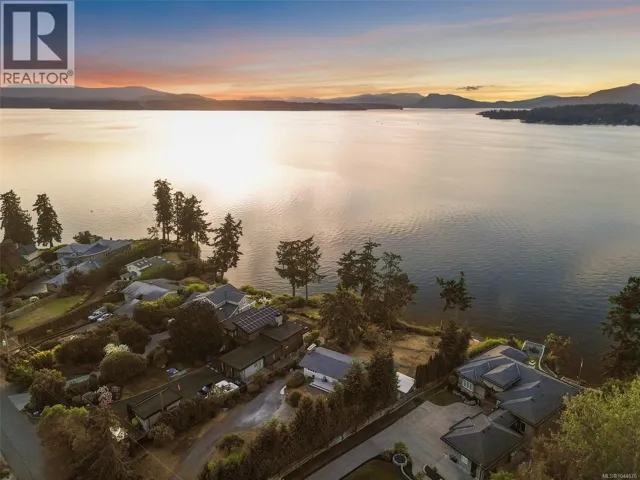 9760 Glynnwood Park Rd, North Saanich, British Columbia V8L5H4