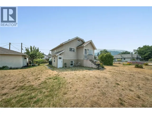 714 2nd Street, Castlegar, British Columbia V1N1Y8
