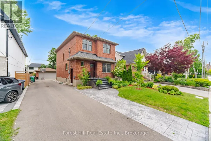 39 BROADVIEW AVENUE, Mississauga (Port Credit), Ontario L5H2S8