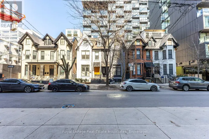 MAIN FLOOR - 56 STEWART STREET, Toronto (Waterfront Communities), Ontario M5V1H6