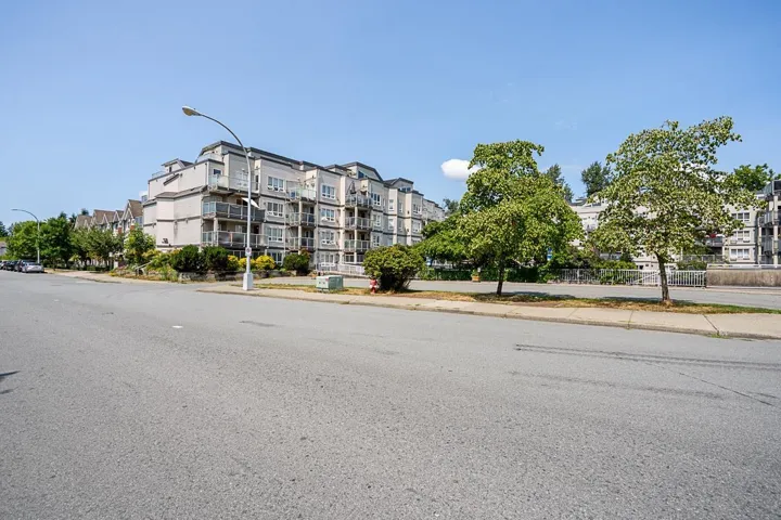 108 14355 103 AVENUE, Surrey, British Columbia V3T5V5