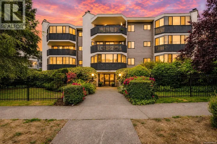 303 1031 Burdett Ave, Victoria, British Columbia V8V3G9