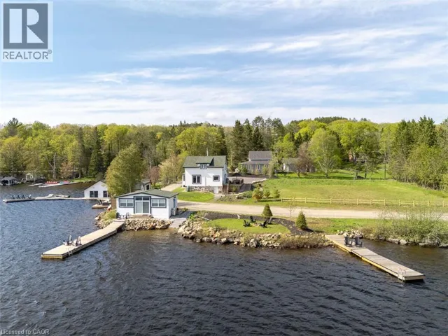 1021 MARINA Road, Huntsville, Ontario P1H2J6