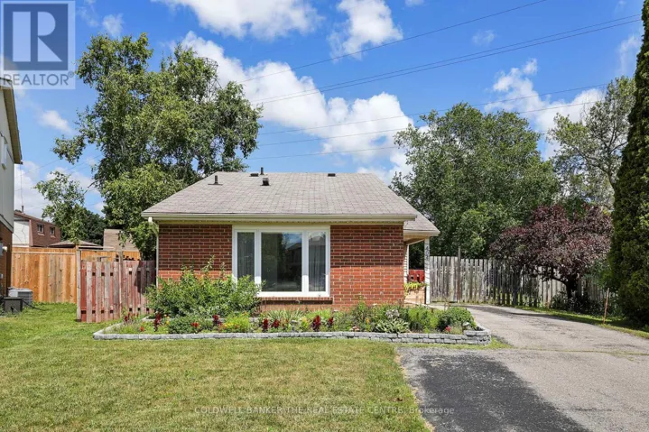 404 BURNLEY COURT, Oshawa (Centennial), Ontario L1G7G6