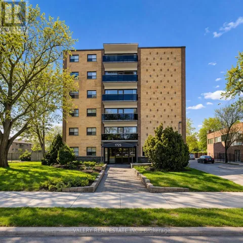 301 - 1725 LAWRENCE AVENUE E, Toronto (Wexford-Maryvale), Ontario M1R2X7