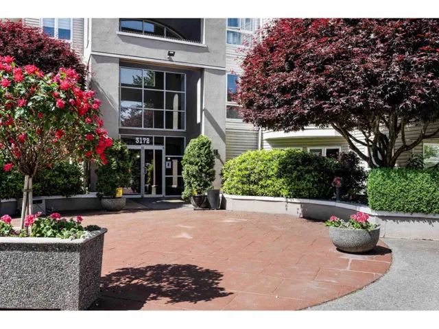 402 3172 GLADWIN ROAD, Abbotsford, British Columbia V2T5T3