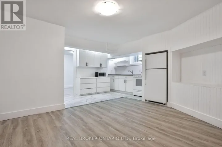 6 - 252 SIXTH STREET, Toronto (New Toronto), Ontario M8V3A7