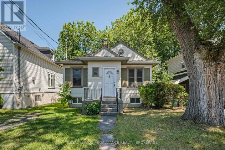 211 TORONTO STREET, Kingston (Central City East), Ontario K7L4A9