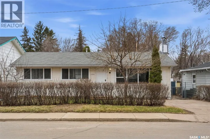 1721 E AVENUE N, Saskatoon, Saskatchewan S7L1V3